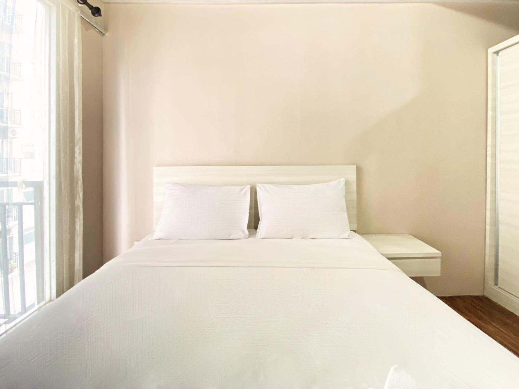 Comfort Minimalist At 3rd Floor Grand Afrika By Travelio Apartemen