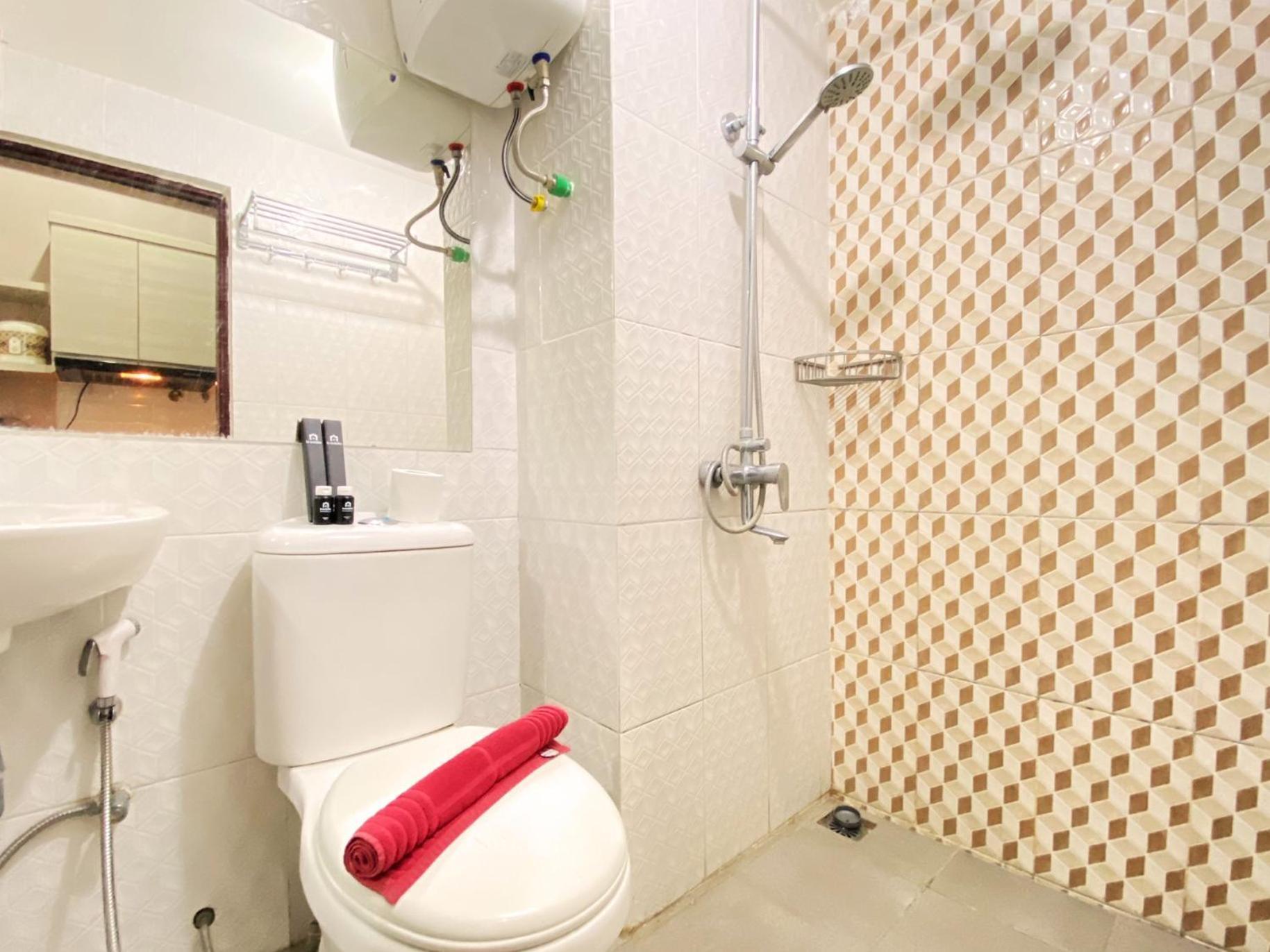 Comfort Minimalist At 3rd Floor Grand Afrika By Travelio Apartemen