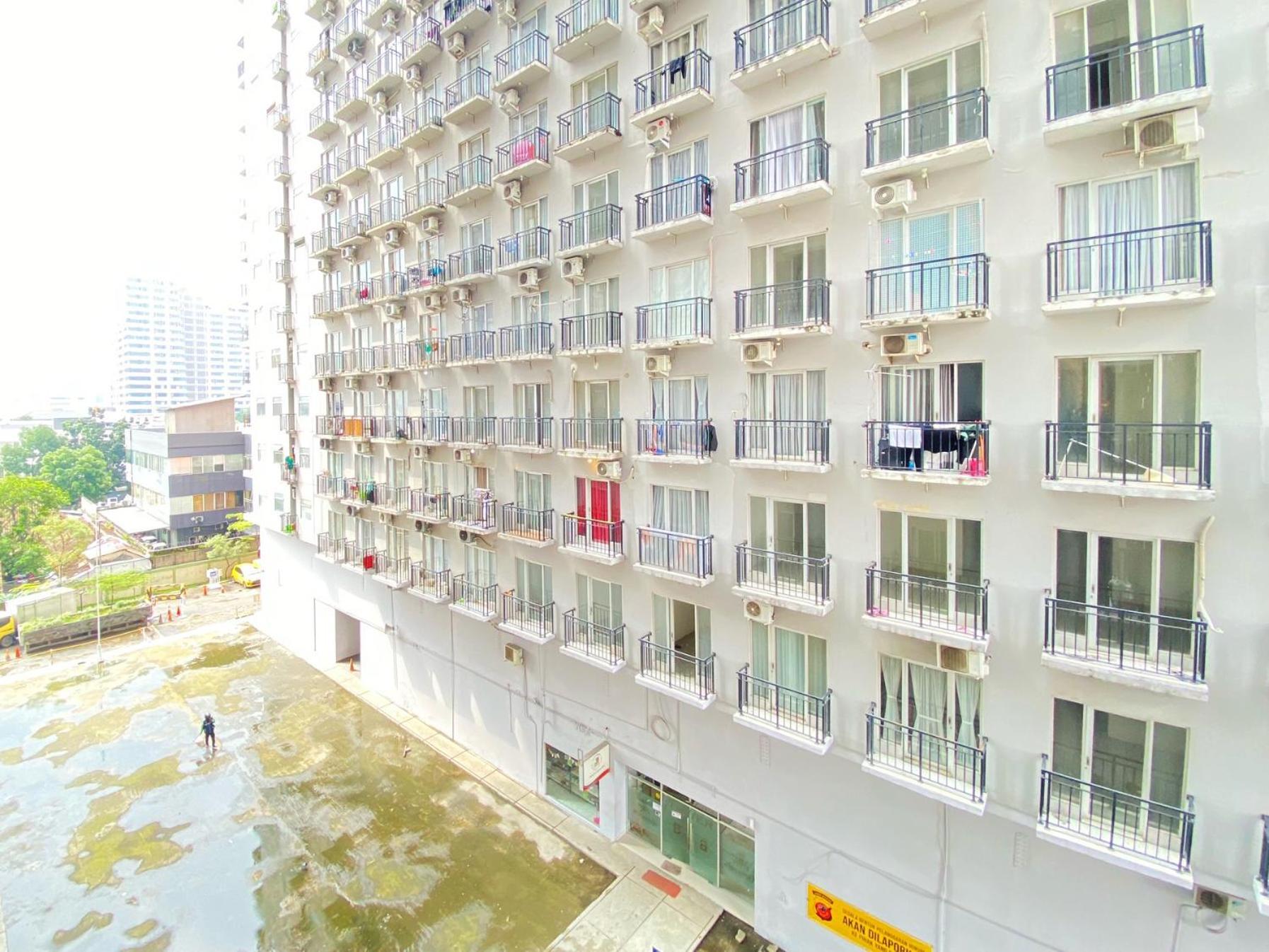 Comfort Minimalist At 3rd Floor Grand Afrika By Travelio Apartemen *