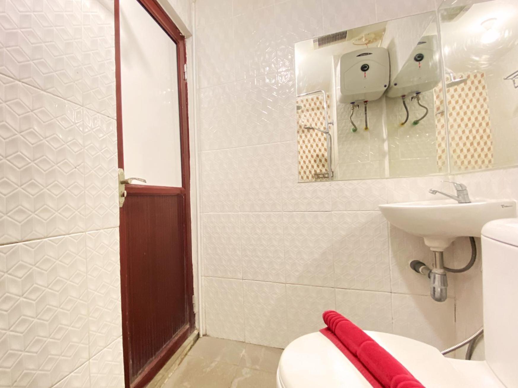 Comfort Minimalist At 3rd Floor Grand Afrika By Travelio Apartemen Bandung